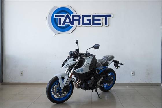 SUZUKI GSX-8S 